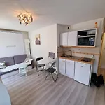 Appartement Grand Front De Ensoleille Avec Jardin Plein Sud Acces Direct Cabourg