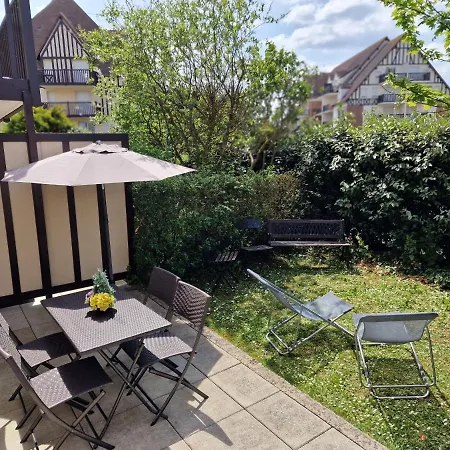 Grand Front De Ensoleille Avec Jardin Plein Sud Acces Direct *