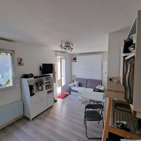 Grand Front De Ensoleille Avec Jardin Plein Sud Acces Direct *