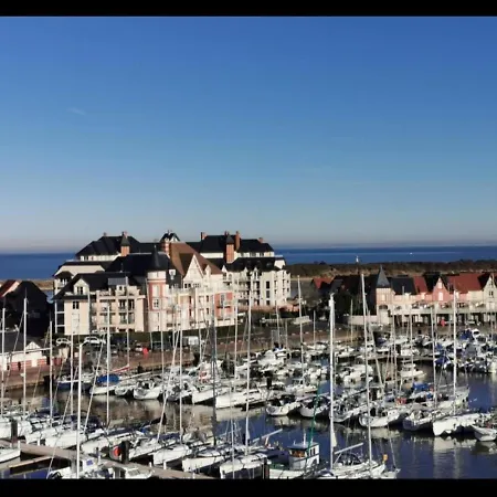 Grand Front De Ensoleille Avec Jardin Plein Sud Acces Direct شقة كابورغ