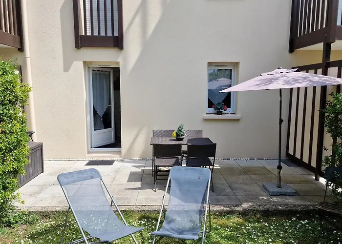 Grand Front De Ensoleille Avec Jardin Plein Sud Acces Direct Apartmán *