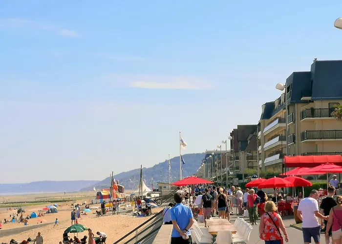 Grand Front De Ensoleille Avec Jardin Plein Sud Acces Direct Apartmán Cabourg