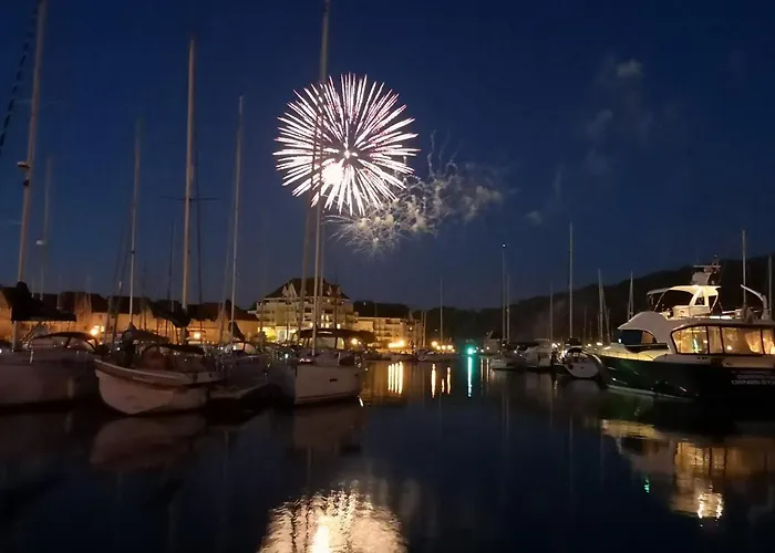 Grand Front De Ensoleille Avec Jardin Plein Sud Acces Direct *