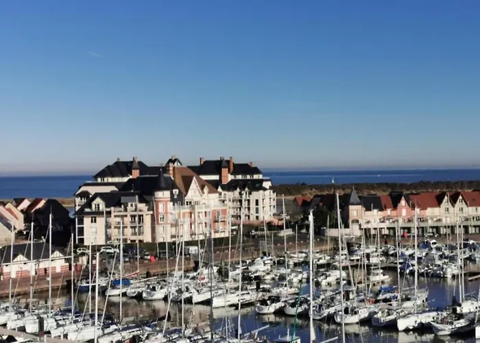 Grand Front De Ensoleille Avec Jardin Plein Sud Acces Direct Apartmán Cabourg